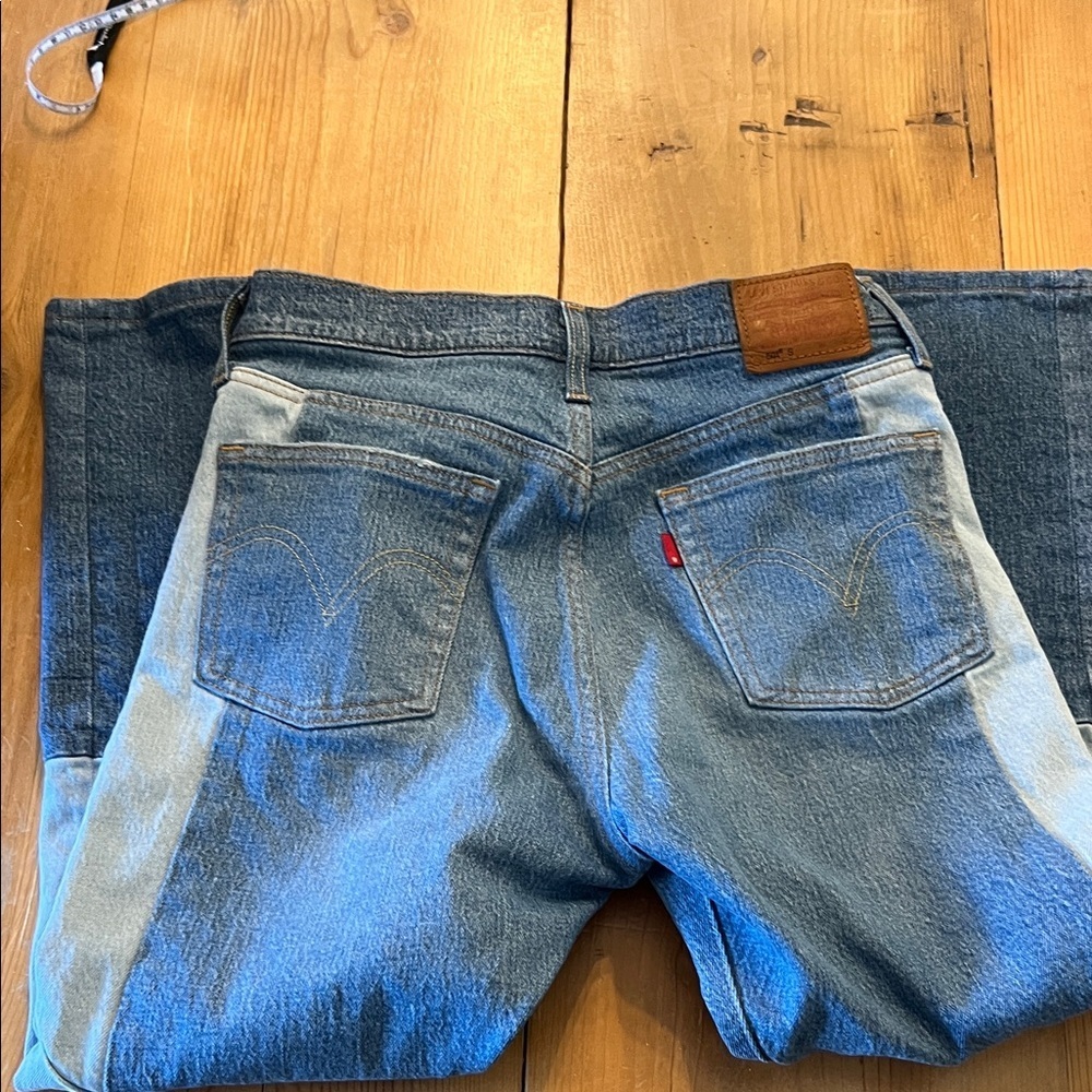 Levi's Two-Tone Blue Straight Leg Jeans - Picture 7 of 8